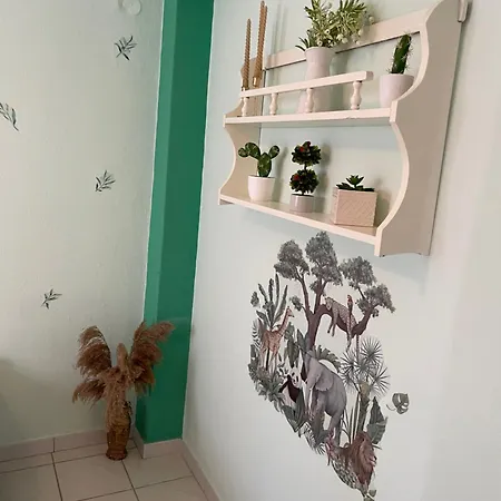 Elora Appartement Ofrínion